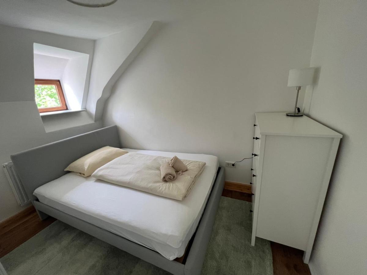 Liboria I Als Gruppe Im Denkmal Augsburgs Apartment Exterior photo